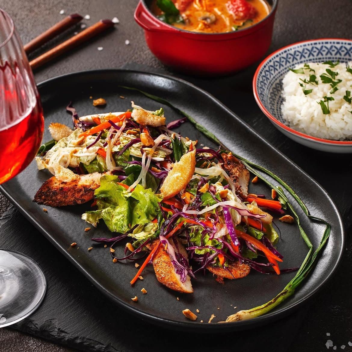 Азиатская кухня для Maneki Sushi & Noodles